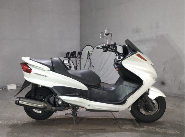 Мотоцикл Yamaha MAJESTY 250 с пробегом 56042 km