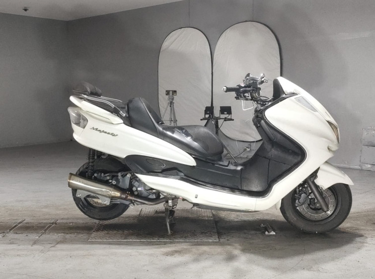 Мотоцикл Yamaha MAJESTY 250C