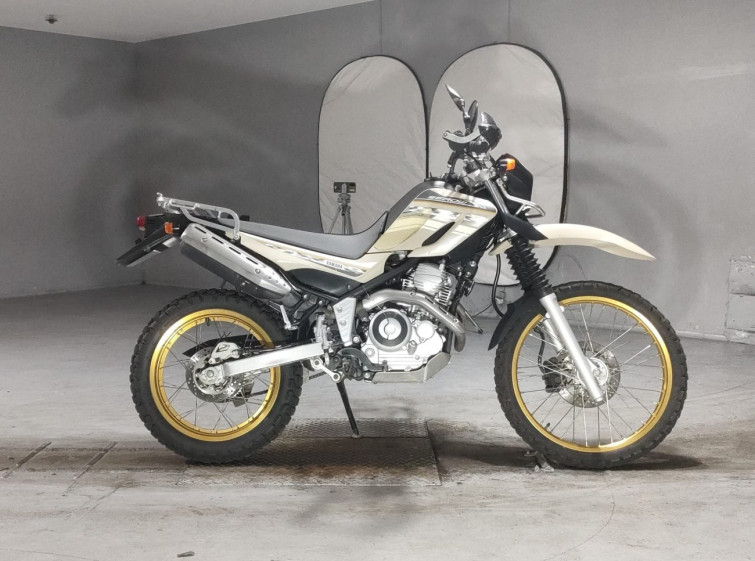 Мотоцикл Yamaha SEROW XT250 с пробегом 17674 km