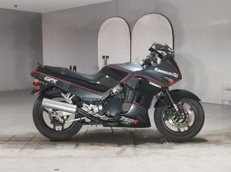 Мотоцикл Kawasaki GPX750R з пробігом 56041 km