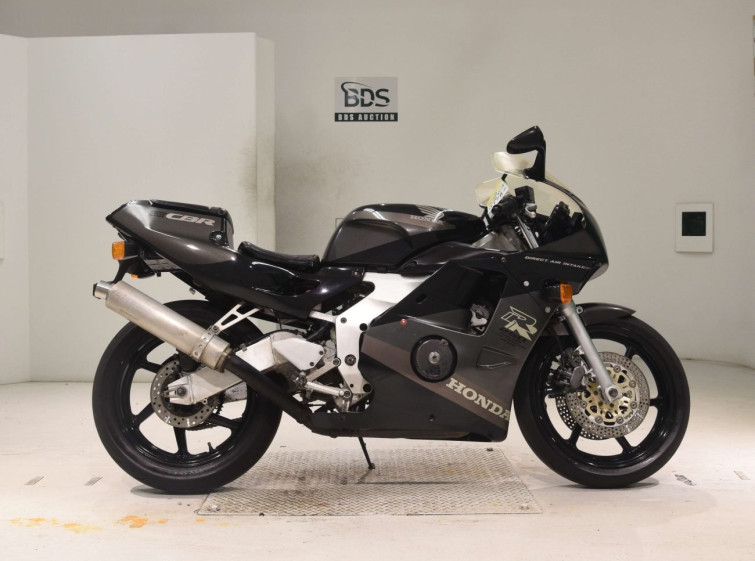 Мотоцикл Honda CBR250RR с пробегом 18237 km