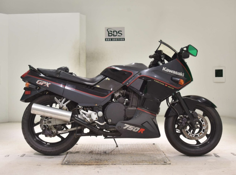 Мотоцикл Kawasaki GPX750R з пробігом 18348 km