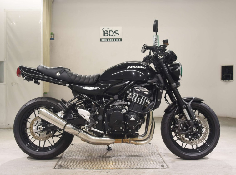 Мотоцикл Kawasaki Z900RS с пробегом 3912 km