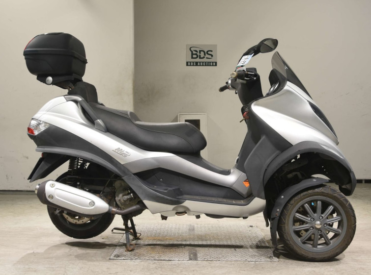 Мотоцикл Piaggio MP3 250 с пробегом 1984 km