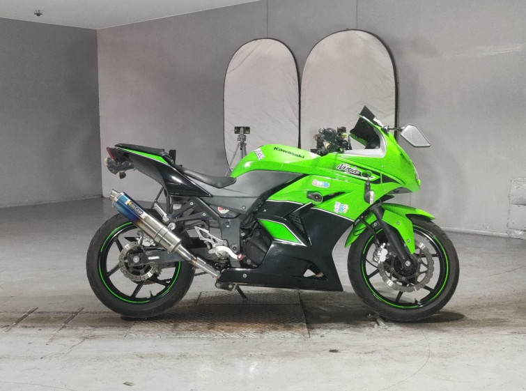 Мотоцикл Kawasaki NINJA250R з пробігом 7580 km