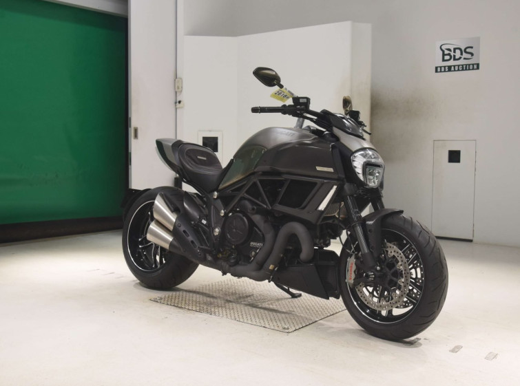Мотоцикл Ducati DIAVEL с пробегом 9125 km