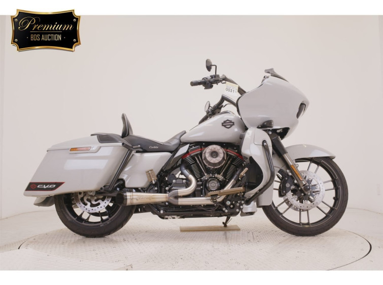 Мотоцикл HD ROAD GLIDE FLTRXSE1923 CVO з пробігом 996 km