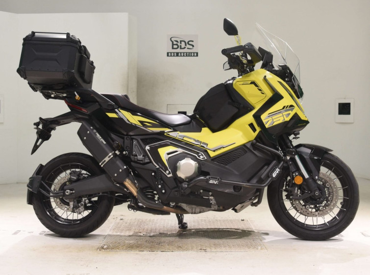 Мотоцикл Honda X-ADV750-2 с пробегом 14680 km