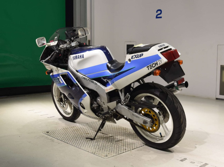 Мотоцикл Yamaha FZR250 с пробегом 11492 km