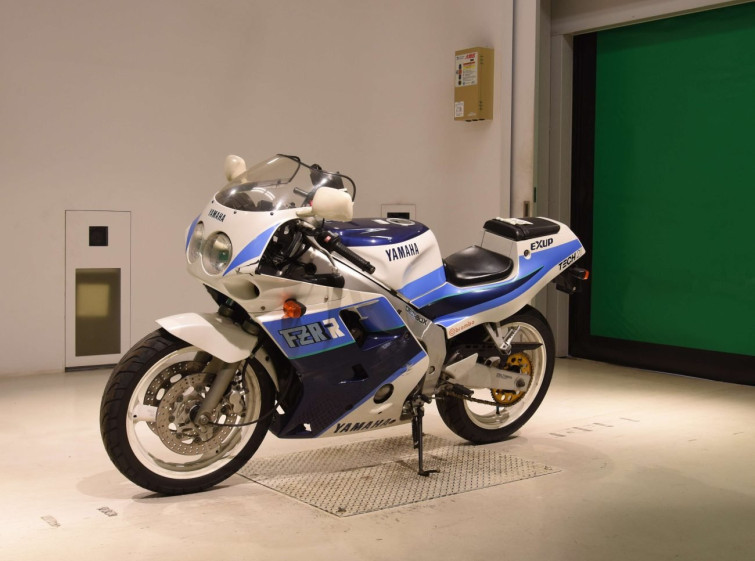 Мотоцикл Yamaha FZR250 с пробегом 11492 km
