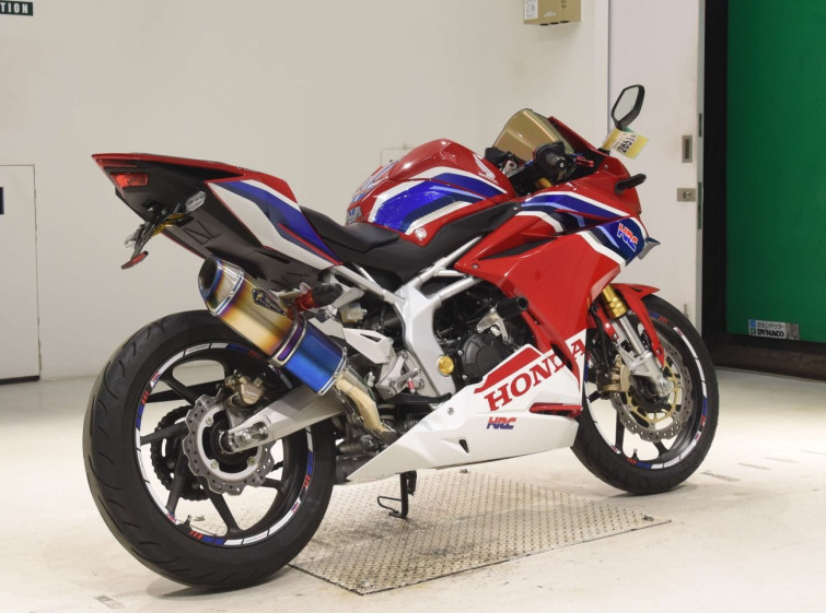Мотоцикл Honda CBR250RRA з пробігом 2792 km