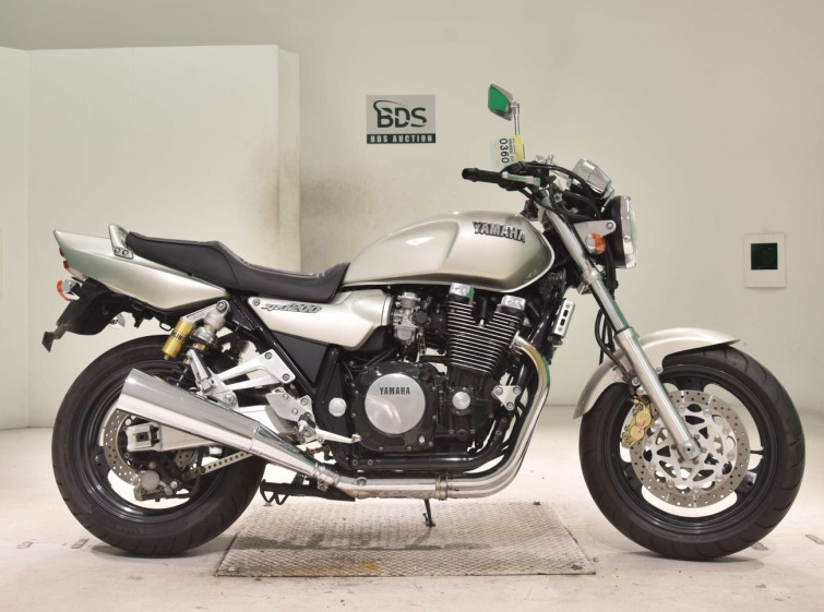 Мотоцикл Yamaha XJR1200 с пробегом 9470 km