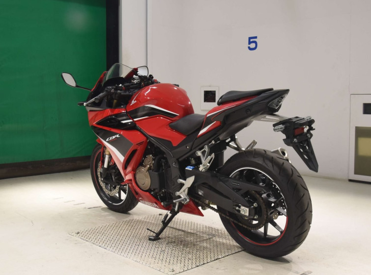 Мотоцикл Honda CBR400R з пробігом 3124 km