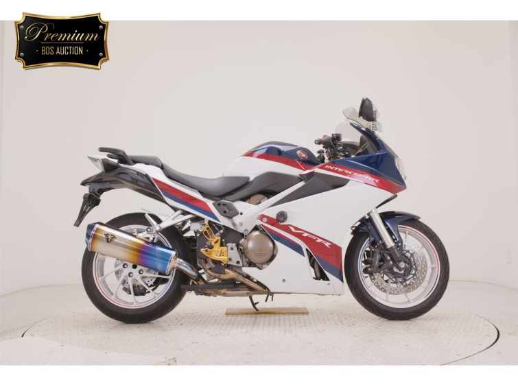 Мотоцикл Honda VFR800F с пробегом 4878 km