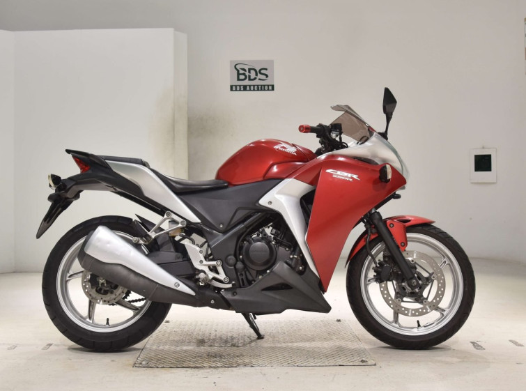 Мотоцикл Honda CBR250R з пробігом 29255 km