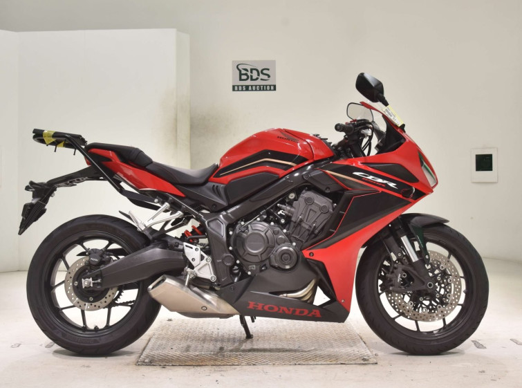 Мотоцикл Honda CBR650R з пробігом 28777 km