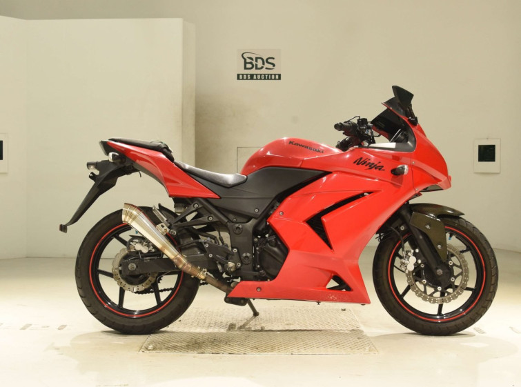 Мотоцикл Kawasaki NINJA250R с пробегом 18753 km