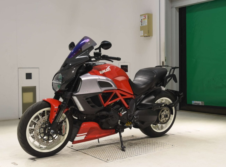 Мотоцикл Ducati DIAVEL з пробігом 37810 km