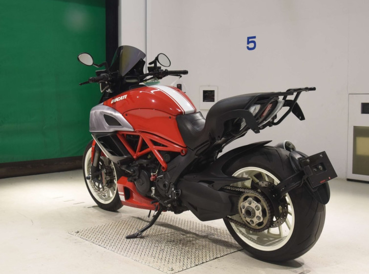 Мотоцикл Ducati DIAVEL з пробігом 37810 km