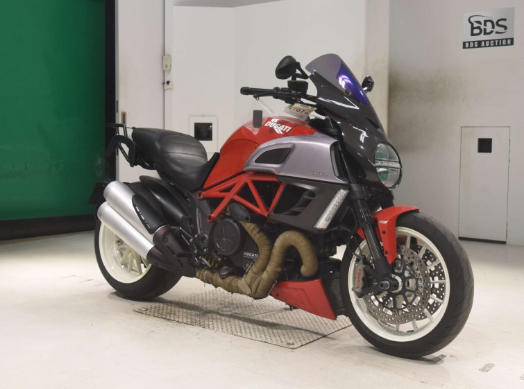 Мотоцикл Ducati DIAVEL з пробігом 37810 km