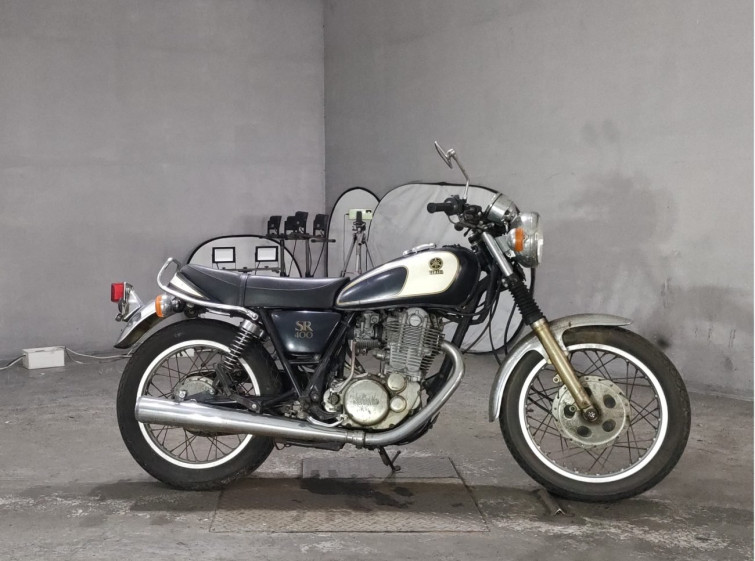 Мотоцикл Yamaha SR400 с пробегом 18477 km