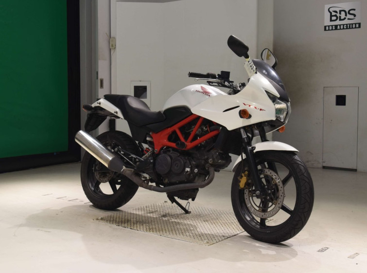 Мотоцикл Honda VTR250F