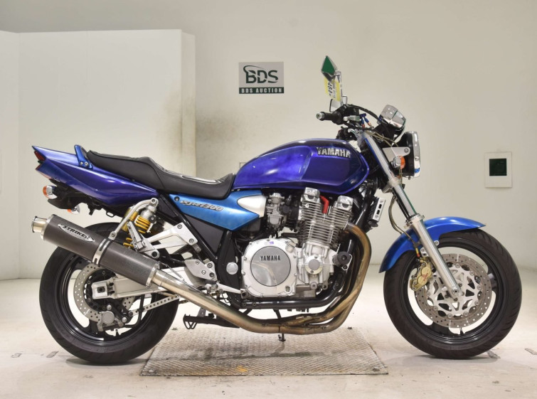 Мотоцикл Yamaha XJR1300 с пробегом 75916 km