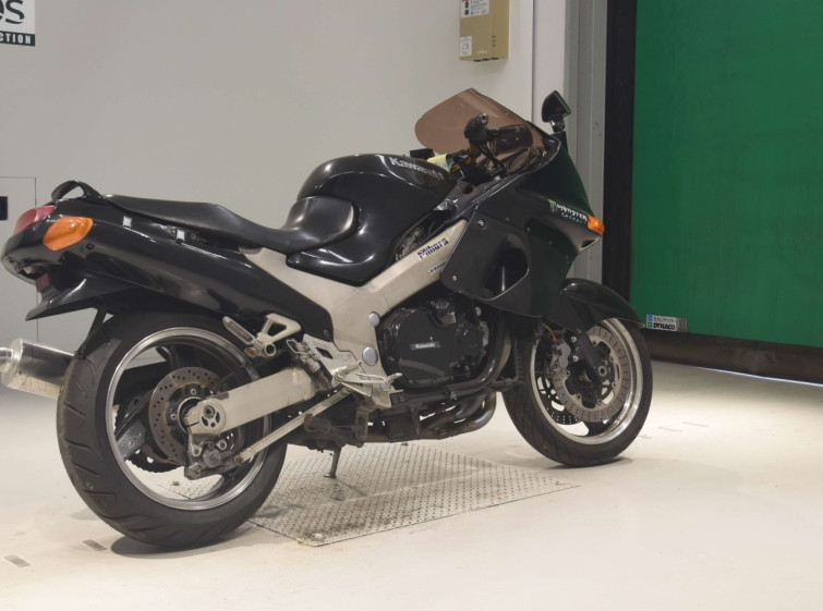 Мотоцикл Kawasaki ZZ-R1100 с пробегом 43310 km