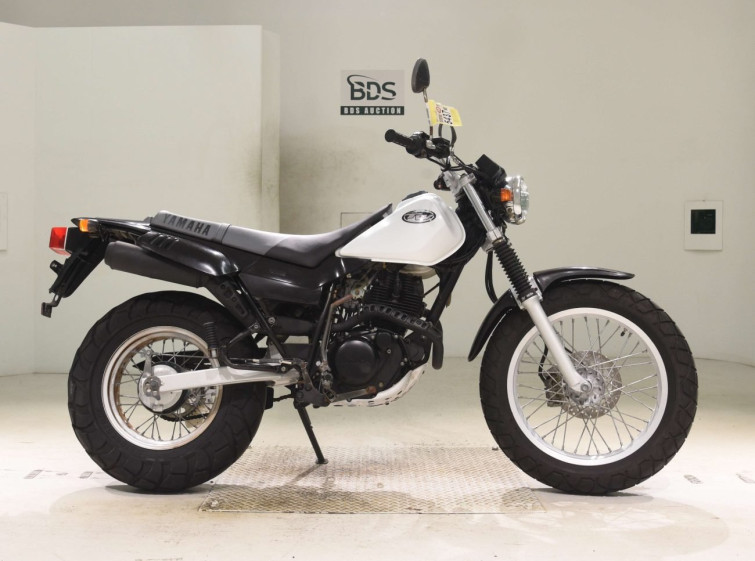 Мотоцикл Yamaha TW200E с пробегом 8625 km