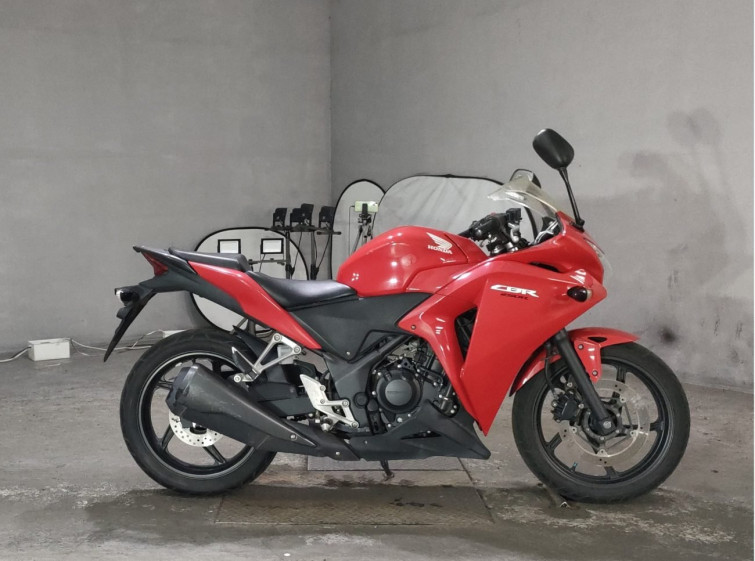 Мотоцикл Honda CBR250R з пробігом 14722 km
