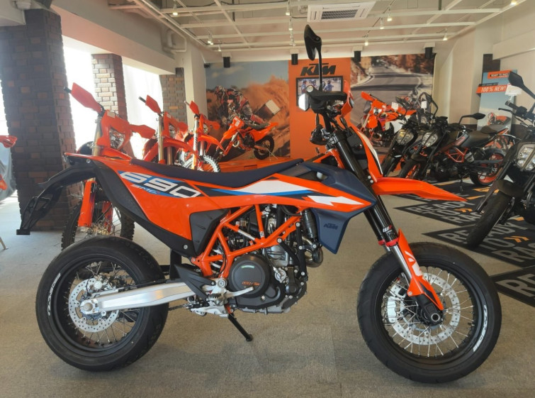 Мотоцикл KTM 690 SMC R с пробегом 1 km