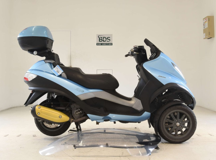 Мотоцикл Piaggio MP3250 с пробегом 31131 km
