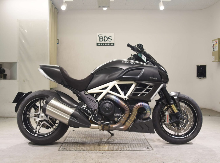 Мотоцикл Ducati DIAVEL с пробегом 6990 km