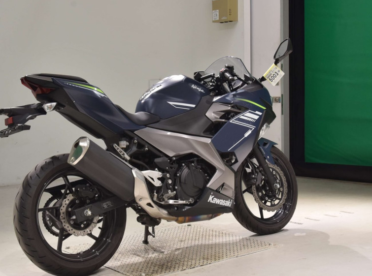 Мотоцикл Kawasaki NINJA400 з пробігом 2638 km