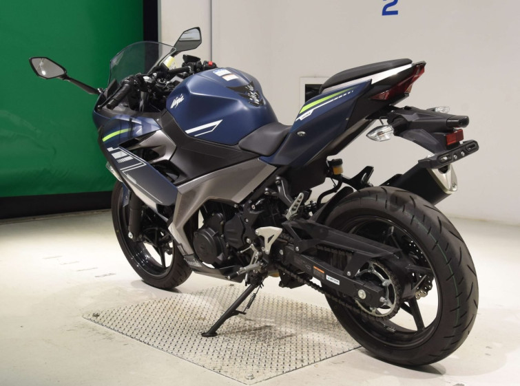 Мотоцикл Kawasaki NINJA400 з пробігом 2638 km