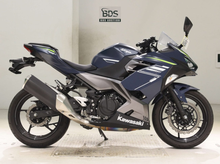 Мотоцикл Kawasaki NINJA400 з пробігом 2638 km