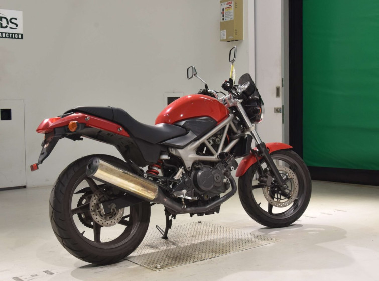 Мотоцикл Honda VTR250 з пробігом 37701 km