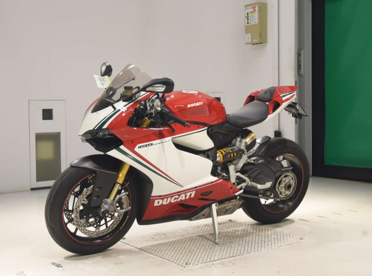 Мотоцикл Ducati 1199 PANIGALE S з пробігом 9185 km