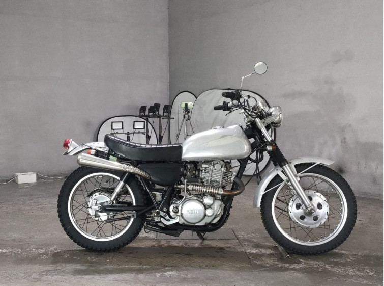 Мотоцикл Yamaha SR400 с пробегом 38735 km