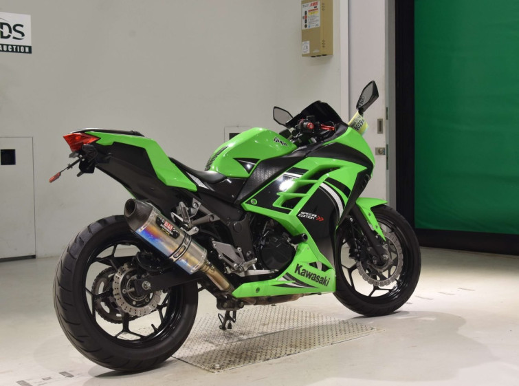 Мотоцикл Kawasaki NINJA250 з пробігом 16090 km