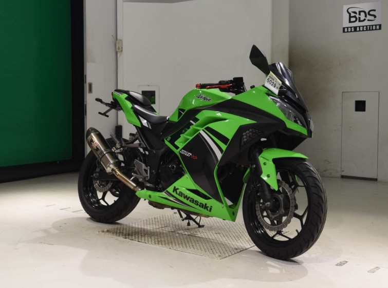 Мотоцикл Kawasaki NINJA250 з пробігом 16090 km