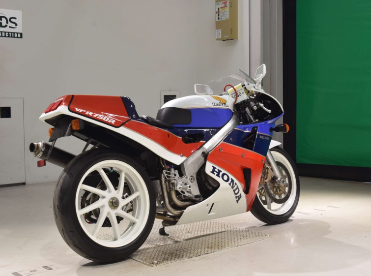 Мотоцикл Honda VFR750R з пробігом 10694 km