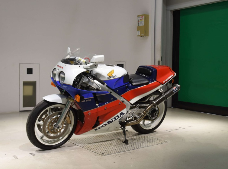 Мотоцикл Honda VFR750R з пробігом 10694 km
