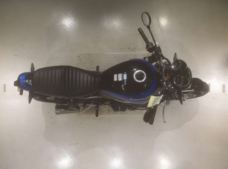 Мотоцикл Kawasaki Z900RS с пробегом 4002 km