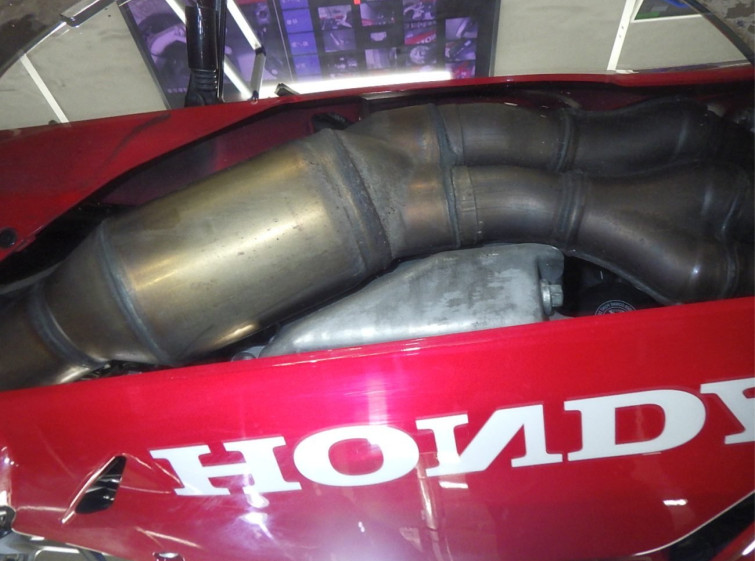 Мотоцикл Honda CBR1000RR с пробегом 5571 km