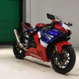 Мотоцикл Honda CBR1000RR с пробегом 5571 km