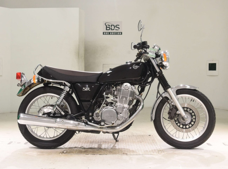 Мотоцикл Yamaha SR400 с пробегом 2850 km