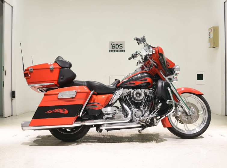 Мотоцикл HD ELECTRA GLIDE FLHTCUSE1800 с пробегом 39888 km