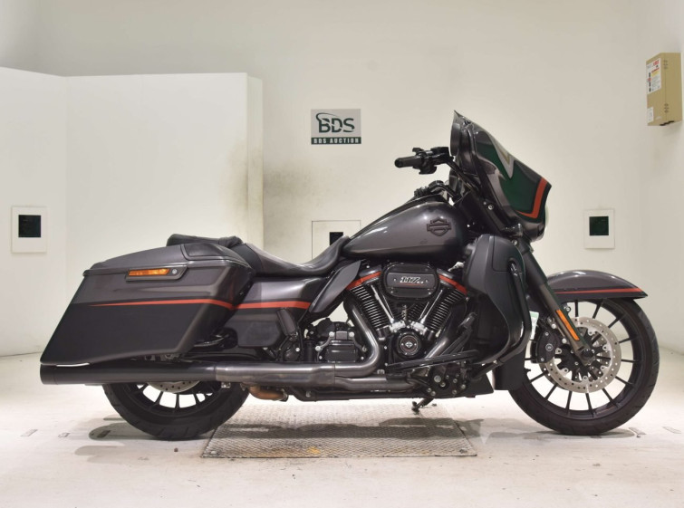 Мотоцикл HD STREET GLIDE FLHXSE1920 CVO с пробегом 8318 km
