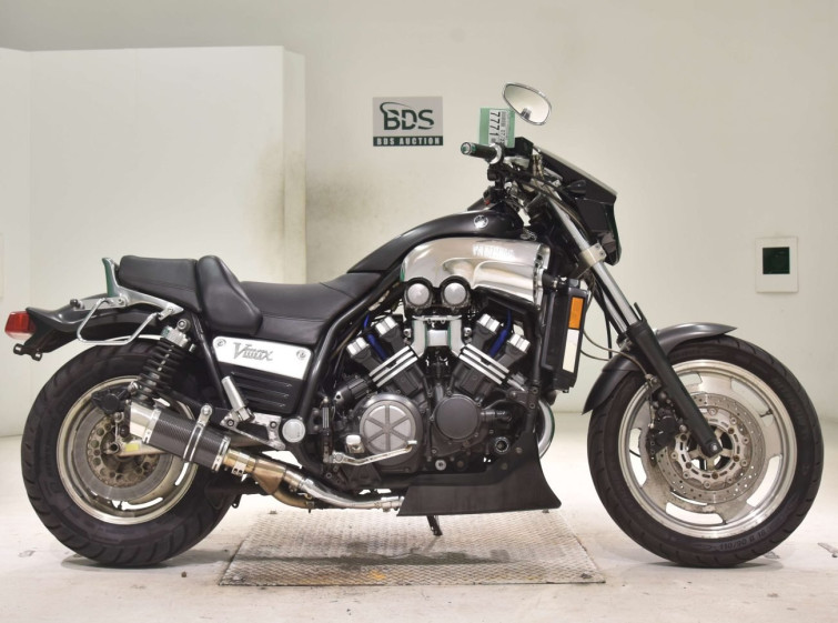Мотоцикл Yamaha VMAX з пробігом 70090 km